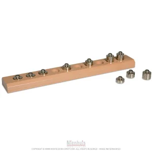 Lot 10 poids dans support bois